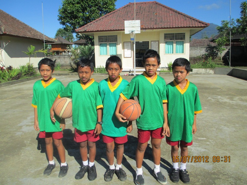 Thanks to Melville Soccer Club who donated soccer tops for schools in Bali Soccer SD4 Pelaga